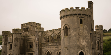 Tajemnice średniowiecznych zamków. Legendy i fakty