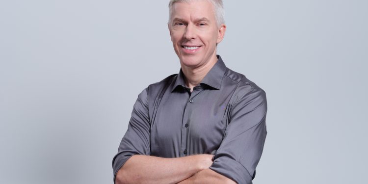 co-decyduje-o-sukcesie-w-pracy-z-ai-cechy-i-kompetencje-ktore-warto-rozwijac