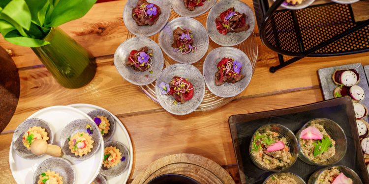 Więcej niż talerz. Nowoczesny catering to biznes na styku estetyki, smaku i logistyki
