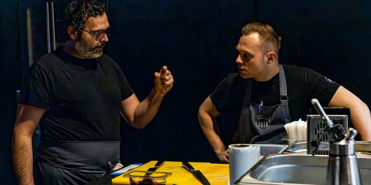 NOWY KONCEPT KULINARNY GWIAZDKOWEGO CHEFA KUCHNI POWSTAJE W STOLICY. CZYM NAS ZASKOCZY ANDREA CAMASTRA?