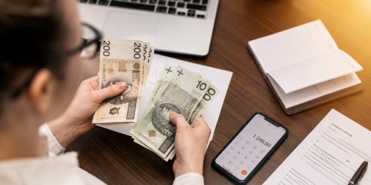 Wyższe pensje tylko na papierze. Pracownicy boją się prosić o podwyżkę i coraz częściej myślą o zmianie pracy. - Lifestyle wyzsze-pensje-tylko-na-papierze-pracownicy-boja-sie-prosic-o-podwyzke-i-coraz-czesciej-mysla-o-zmianie-pracy