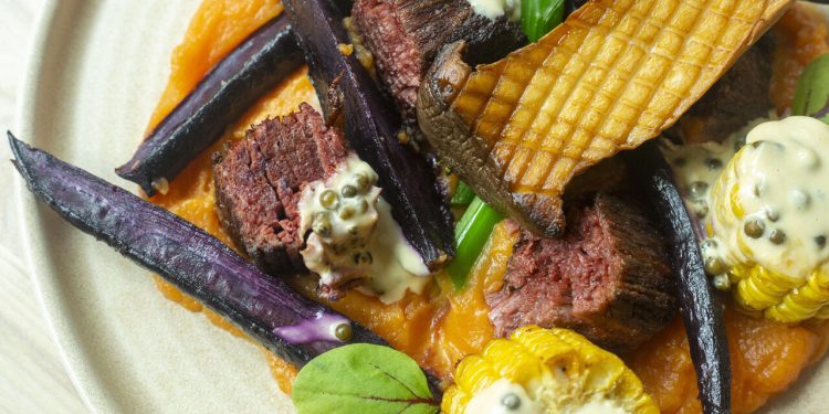 Wegańska restauracja serwuje steki z drukarki 3D - Manna 2 pokazuje, że kuchnia roślinna to doświadczenie nie tylko dla wegan - Lifestyle Wegańska restauracja serwuje steki z drukarki 3D - Manna 2 pokazuje, że kuchnia roślinna to doświadczenie nie tylko dla wegan