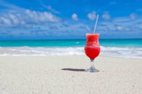 Najdroższy drink na wakacjach? Ten kupiony przez… niekorzystne przewalutowanie - Aktualności najdrozszy-drink-na-wakacjach-ten-kupiony-przez-niekorzystne-przewalutowanie