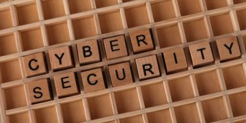 cyberbezpieczenstwo-zaczyna-sie-zanim-powstanie-pierwsza-linia-kodu