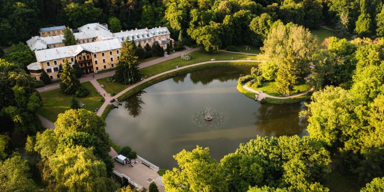 Odpoczynek bez wyjazdu za granicę - dlaczego polskie uzdrowiska wracają do łask? - Lifestyle Odpoczynek bez wyjazdu za granicę - dlaczego polskie uzdrowiska wracają do łask?